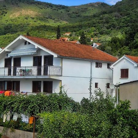Hotel Vila Umicevic Bijela Esterno foto